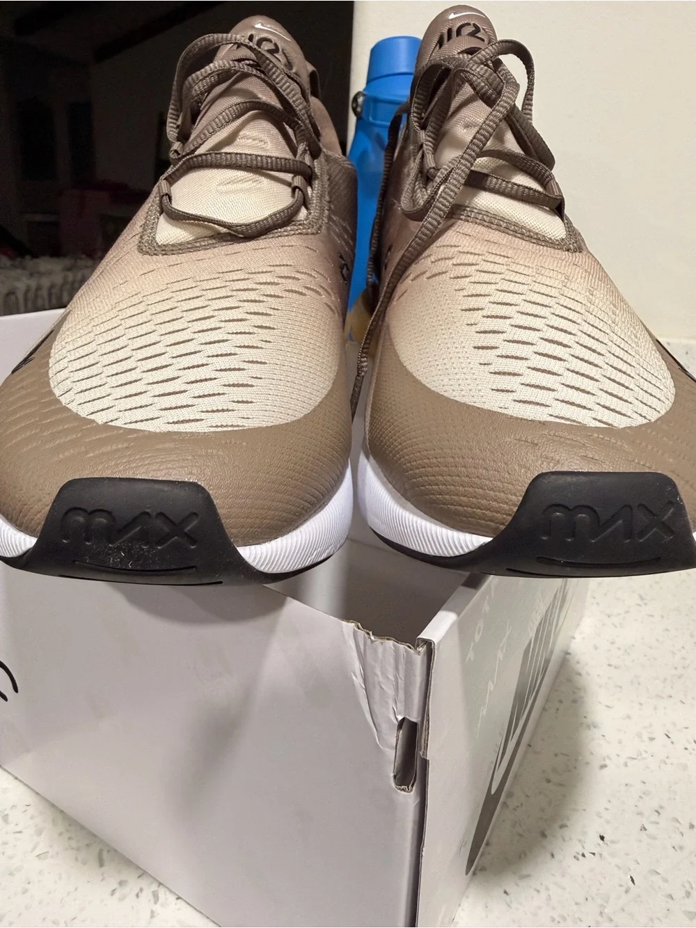 Nike Air Max 270 Men’s Athletic Shoes - Beige/Tan new in box